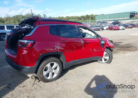 2019 Jeep Compass Latitude 4X4 из США, поврежденный, VIN 3C4NJDBBXKT767403